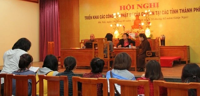1 tinh nguyen vien.jpg