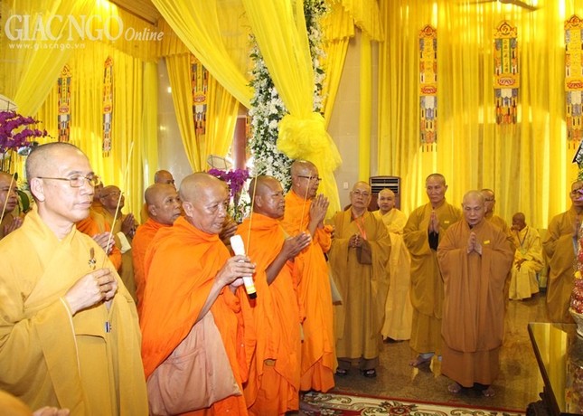 Tới 16g chiều 31-3, đã có 500 đoàn viếng tang ảnh 10 1 chieu48.jpg