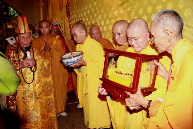 Thỉnh Giác linh Hòa thượng thăm VP II và BTS PG TP.HCM ảnh 1 IMG_3632.JPG