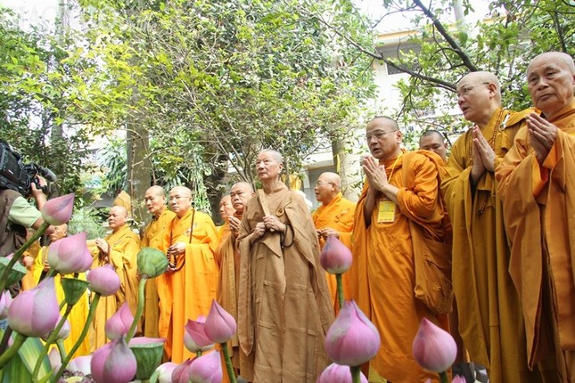 Cung tống kim quan Đại lão HT.Thích Trí Tịnh nhập bảo tháp ảnh 68 AAA VGH.jpg