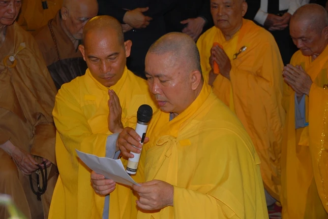 Chùm ảnh đặc biệt: Lễ nhập bảo tháp Đại lão Hòa thượng ảnh 10 BT 10.JPG