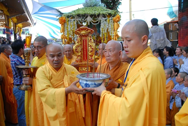 Chùm ảnh đặc biệt: Lễ nhập bảo tháp Đại lão Hòa thượng ảnh 15 BT 15.JPG