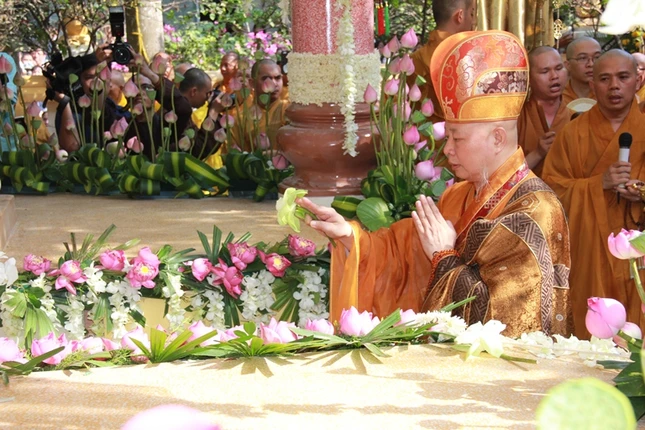 Chùm ảnh đặc biệt: Lễ nhập bảo tháp Đại lão Hòa thượng ảnh 22 QH.JPG