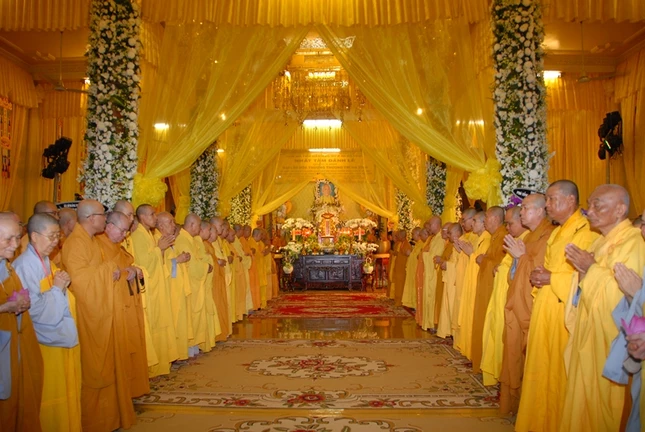 Chùm ảnh đặc biệt: Lễ nhập bảo tháp Đại lão Hòa thượng ảnh 2 bao toan 2.JPG