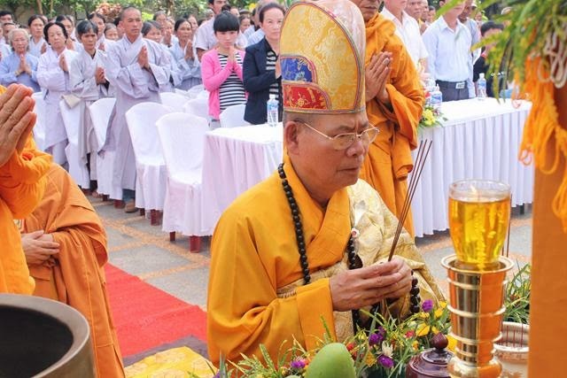 Đắk Lắk: Chùa Hoa Nghiêm đúc đại hồng chung ảnh 1 1 rot dong 1.jpg