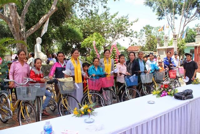 Đắk Lắk: Chùa Hoa Nghiêm đúc đại hồng chung ảnh 4 1 rot dong 4.jpg
