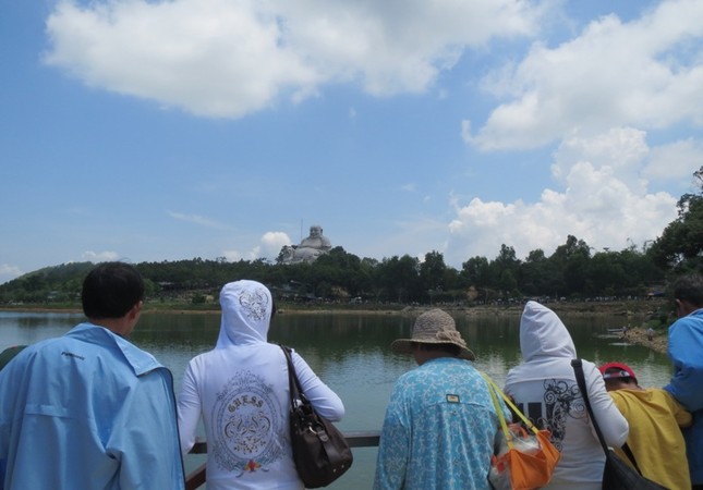 Nghỉ lễ, hành hương núi Cấm viếng chùa, lễ Phật ảnh 8 a phat 7.JPG