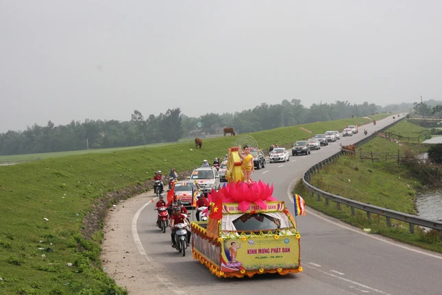 Nghệ An: BTS tổ chức kính mừng Phật đản ảnh 8 1 nghe an 9.jpg