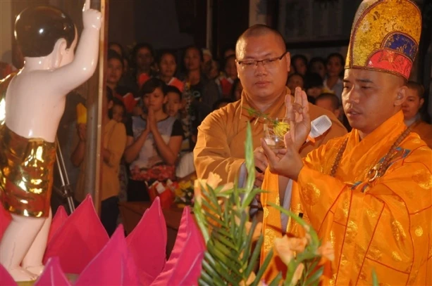 chua nhan lo 2.jpg