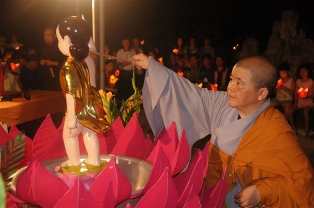 chua nhan lo 3.jpg