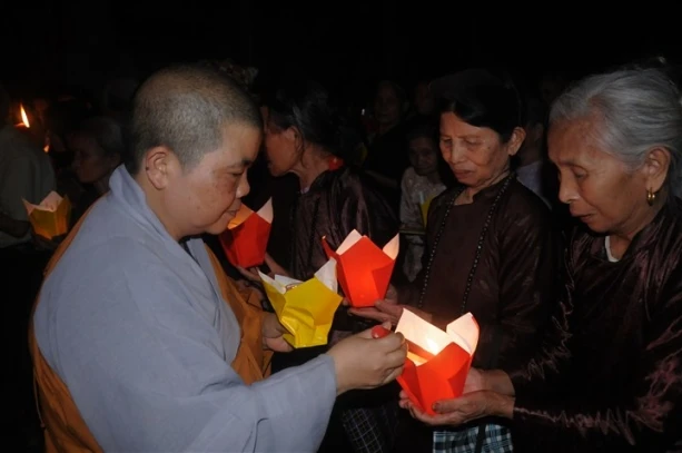 chua nhan lo 4.jpg
