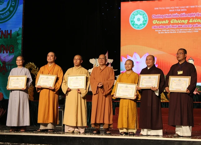 vannghetraogiai (14).jpg