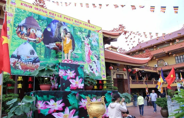 khong khi phat dan (1).jpg