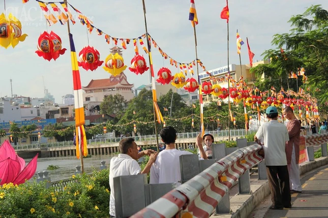 khong khi phat dan (25).jpg