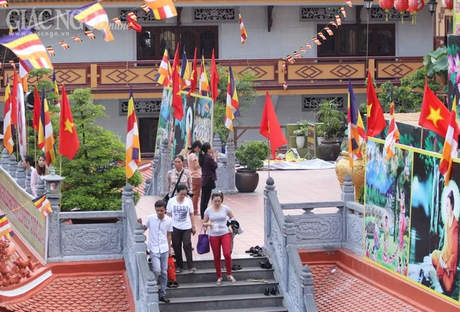 khong khi phat dan (4).jpg