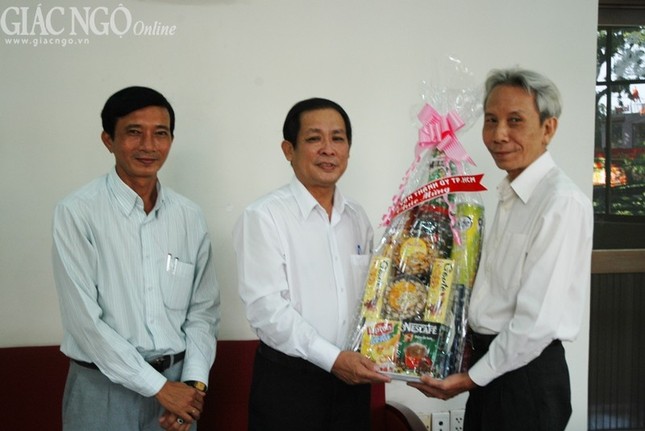 Ban Dân vận TP.HCM thăm Báo Giác Ngộ ảnh 2 BDV.jpg