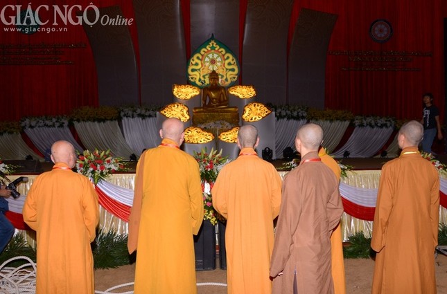 Khai mạc triển lãm văn hoá mỹ thuật mừng Vesak ảnh 13 BTN_0349.jpg