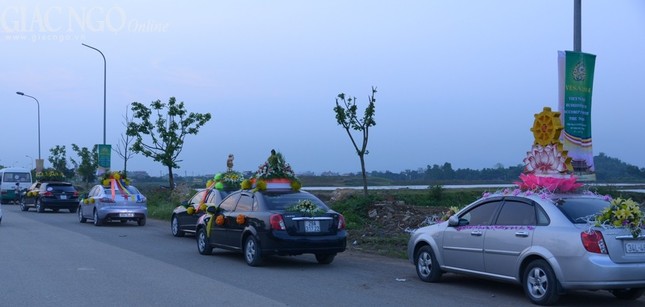 Ngắm xe hoa hội tụ về Bái Đính ảnh 7 BTN_0452.jpg