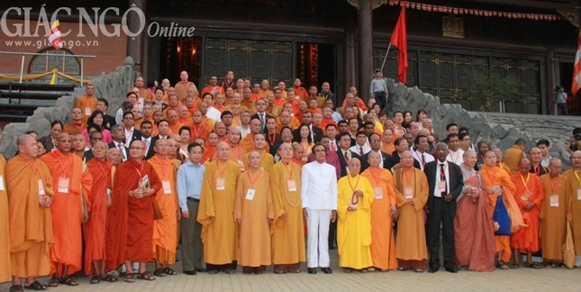 Ninh Bình: Đại lễ Vesak LHQ 2014 chiều 8-5 ảnh 18 IMG_4866.JPG