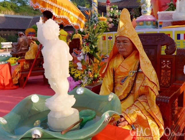 Vesak 2014: Cầu quốc thái dân an theo nghi lễ 3 miền ảnh 11 BTN_0278.jpg