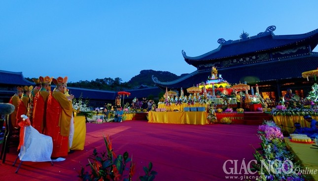 Vesak 2014: Cầu quốc thái dân an theo nghi lễ 3 miền ảnh 21 BTN_0365.jpg