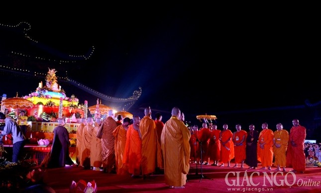 Vesak 2014: Cầu quốc thái dân an theo nghi lễ 3 miền ảnh 25 BTN_0433.jpg