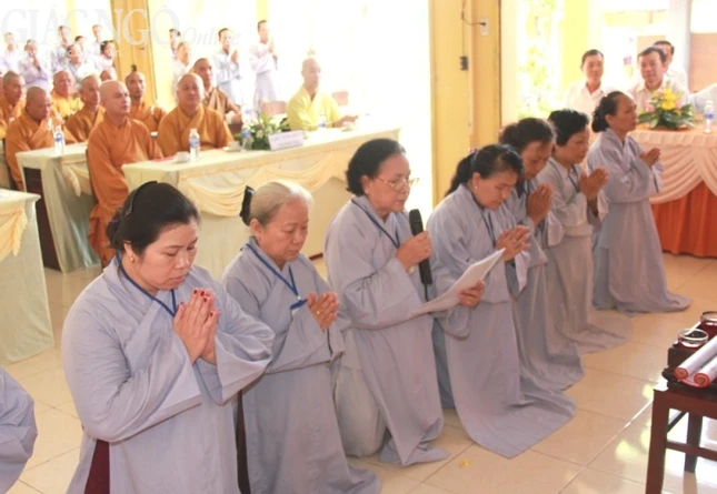 Khai mạc khóa an cư kiết hạ tại Q.Bình Tân ảnh 6 1 an cu09.jpg