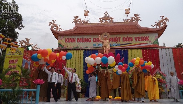 TP.HCM: PG Q.12 trang nghiêm tổ chức Phật đản ảnh 7 co htr8.jpg