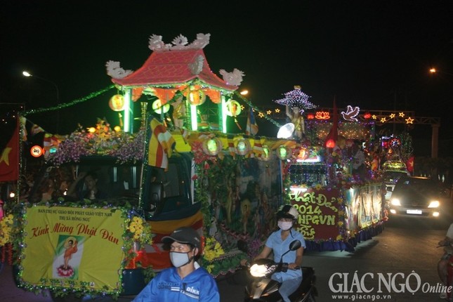 Đồng Tháp: Diễu hành xe hoa và văn nghệ Phật đản ảnh 14 dong thap 12.jpg