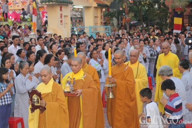 Đồng Tháp: Diễu hành xe hoa và văn nghệ Phật đản ảnh 2 dong thap 2.jpg