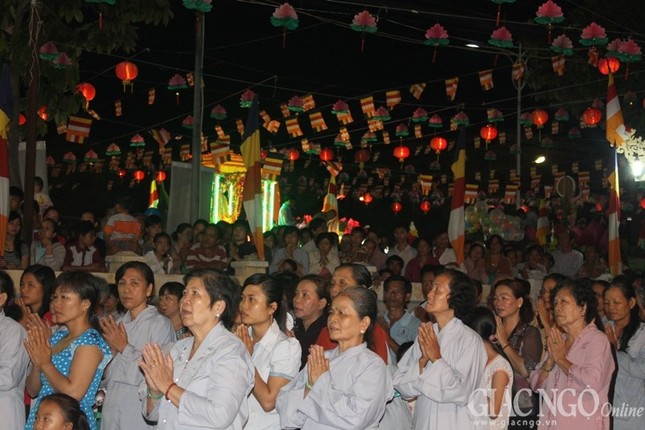 Đồng Tháp: Diễu hành xe hoa và văn nghệ Phật đản ảnh 6 dong thap 6.jpg