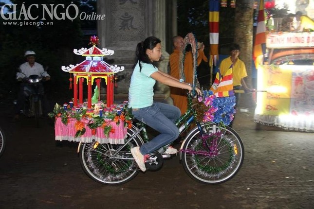Ngày Khánh đản, em "chở Phật đi chơi" ảnh 3 long khanh3.jpg