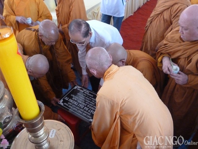 Bình Dương: Chùa Phước An đặt đá đại trùng tu ảnh 3 P1010444.jpg