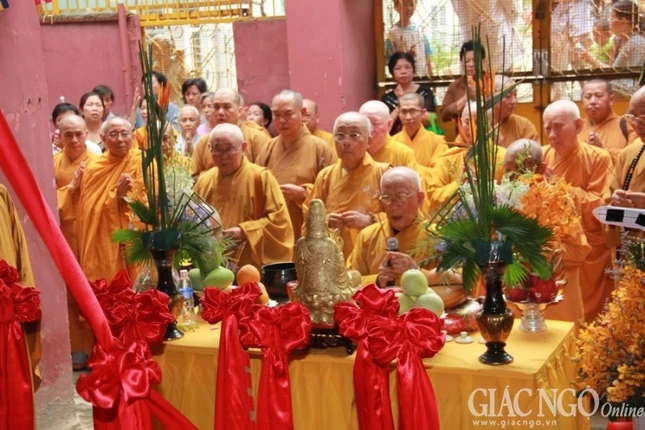 Lễ đặt đá trùng tu & bổ nhiệm trụ trì chùa Ân Phước ảnh 7 Image00007.jpg