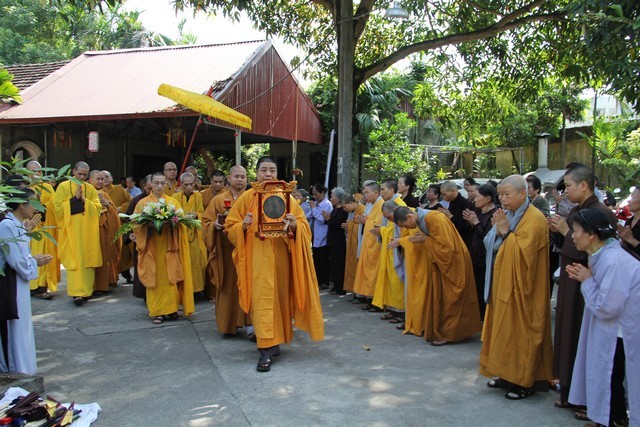 Đức Pháp chủ quang lâm lễ khai hạ chùa Văn Điển ảnh 1 khai ha 1.jpg