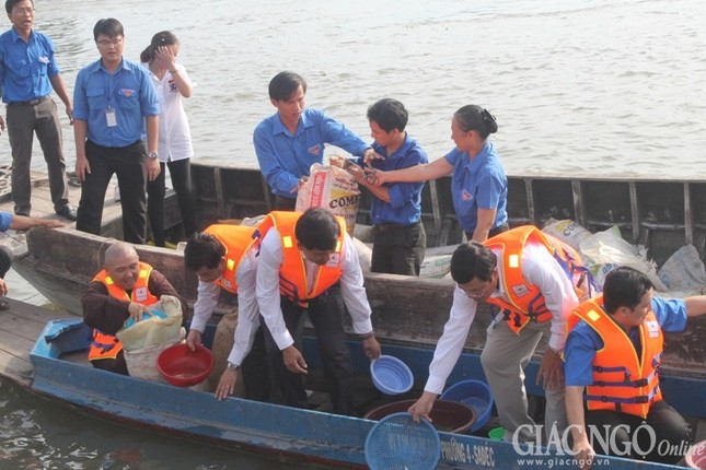 PG TP.Sa Đéc phối hợp Đoàn Thanh niên phóng sanh ảnh 1 IMG_0015.jpg