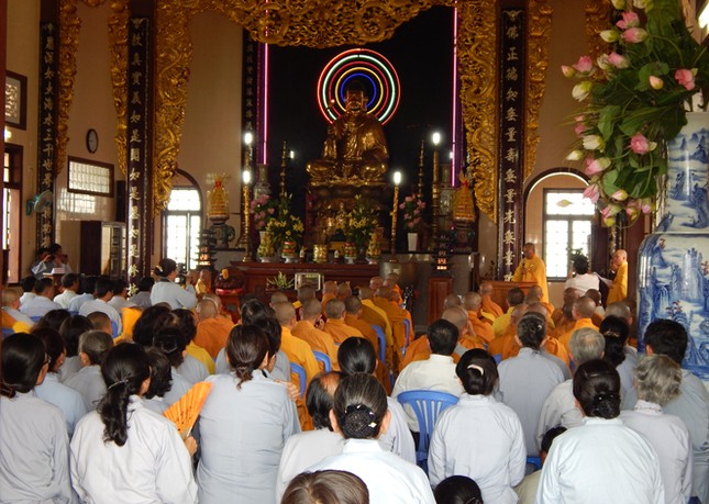 Cầu nguyện hòa bình cho Biển Đông tại chùa Phật Ân ảnh 1 thuc do 2.jpg