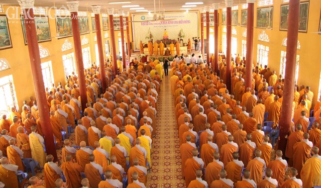 toan the khung canh buoi le.jpg