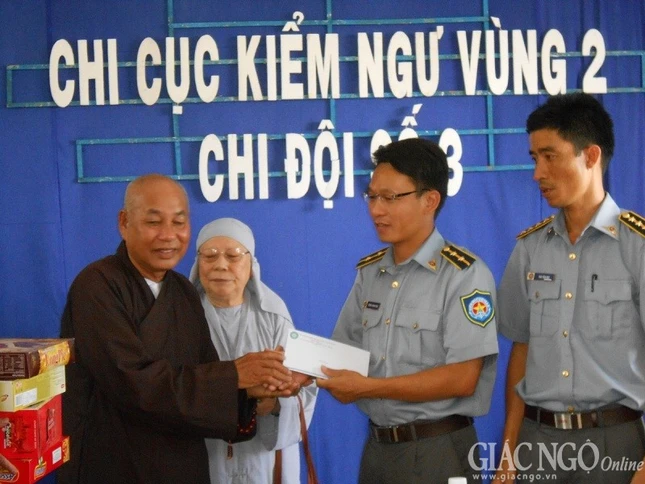 PG TP.Đà Nẵng thăm, tặng quà lực lượng kiểm ngư ảnh 2 thanh nam2.jpg