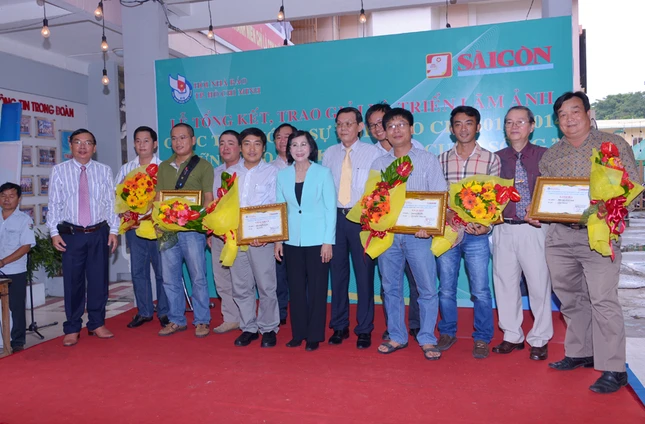 Thi anh bao chi (15).jpg