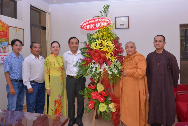 Các ban ngành TP thăm, chúc mừng báo Giác Ngộ ảnh 3 BTN_0013r.jpg