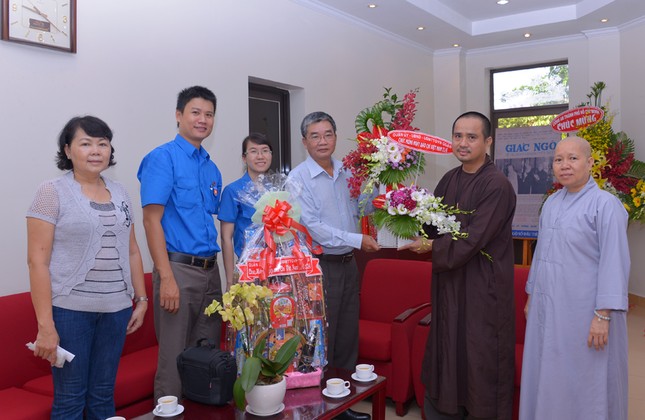 Thành ủy và các cơ quan ban ngành thăm báo Giác Ngộ ảnh 3 BTN_0037r.jpg