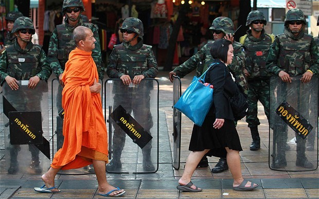 Triển khai đường dây nóng tố cáo nạn sư giả ảnh 1 Thailand-monks.jpg