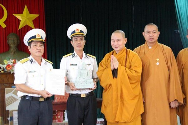Đoàn công tác của GHPGVN tới đảo Sơn Ca ảnh 2 1 hoang tuan 1.jpg