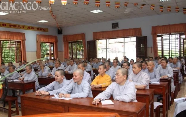 Hue Lam (3).jpg