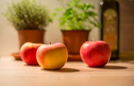 apple.jpg