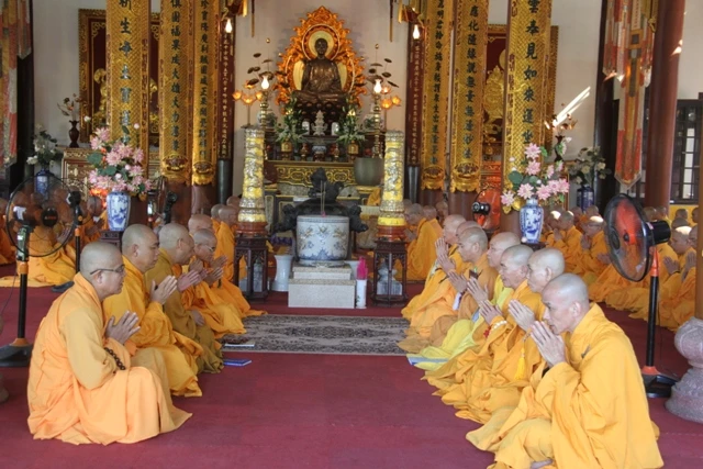 TT-Huế: Ngày an cư tập trung lần thứ 4 tại Từ Đàm ảnh 2 Anh 4, Hue.JPG