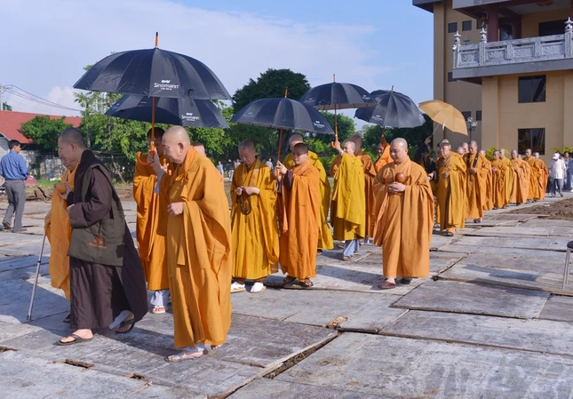 Ton tuong A Di Da (9).jpg