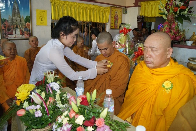 tamtrang1.JPG