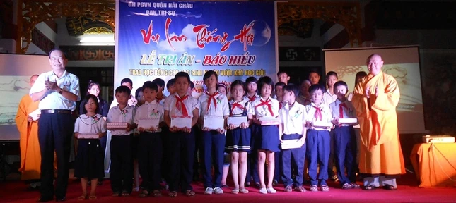 Mùa Vu lan ý nghĩa của cụ già, em nhỏ Q.Hải Châu ảnh 3 tnam5.JPG